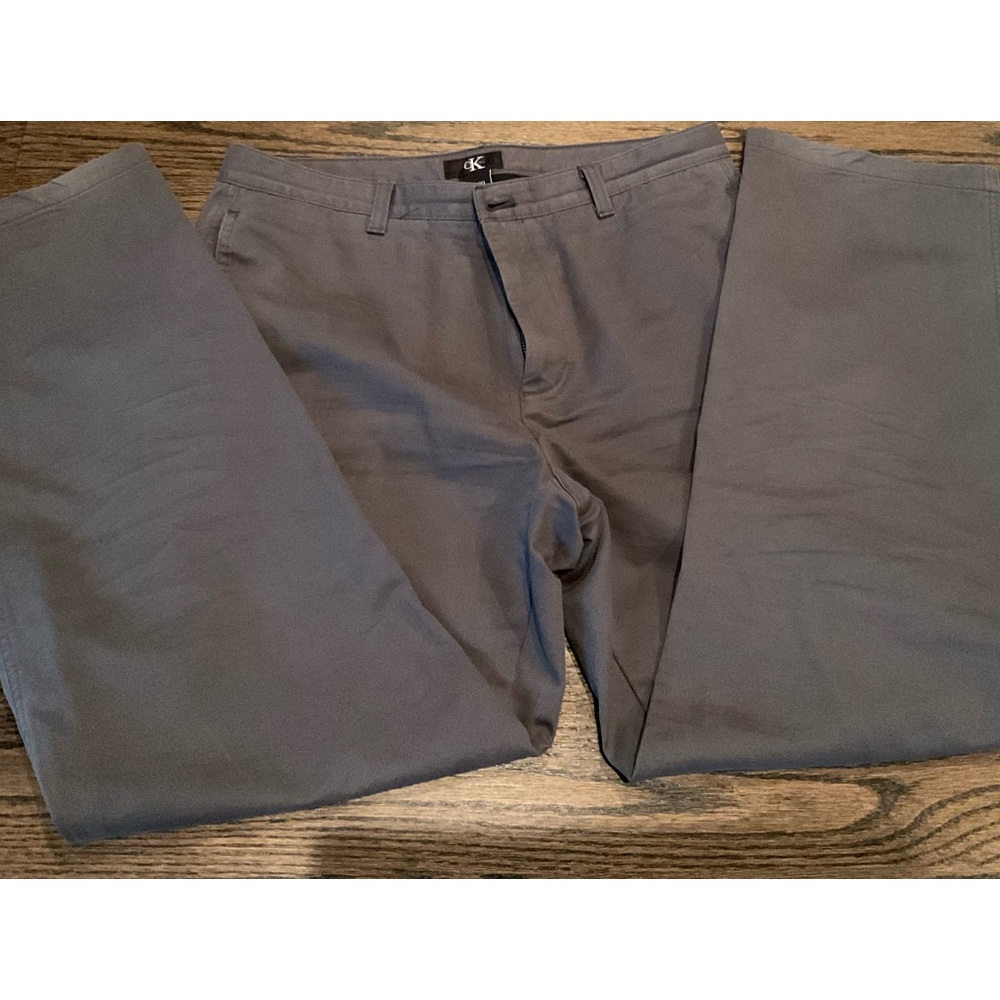 Calvin Klein 32x30 Dark Gray